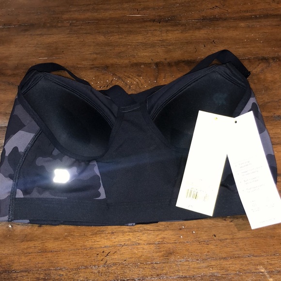 All in Motion front zip sports bra size 36D - Picture 2 of 3